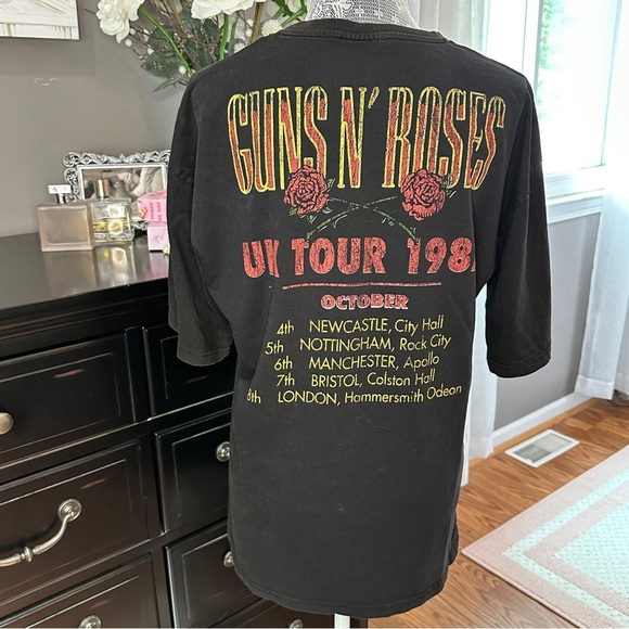 Guns N’ Roses 1987 UK Tour Tee | 2016 Official Reprint Band Shirt - Picture 2 of 10